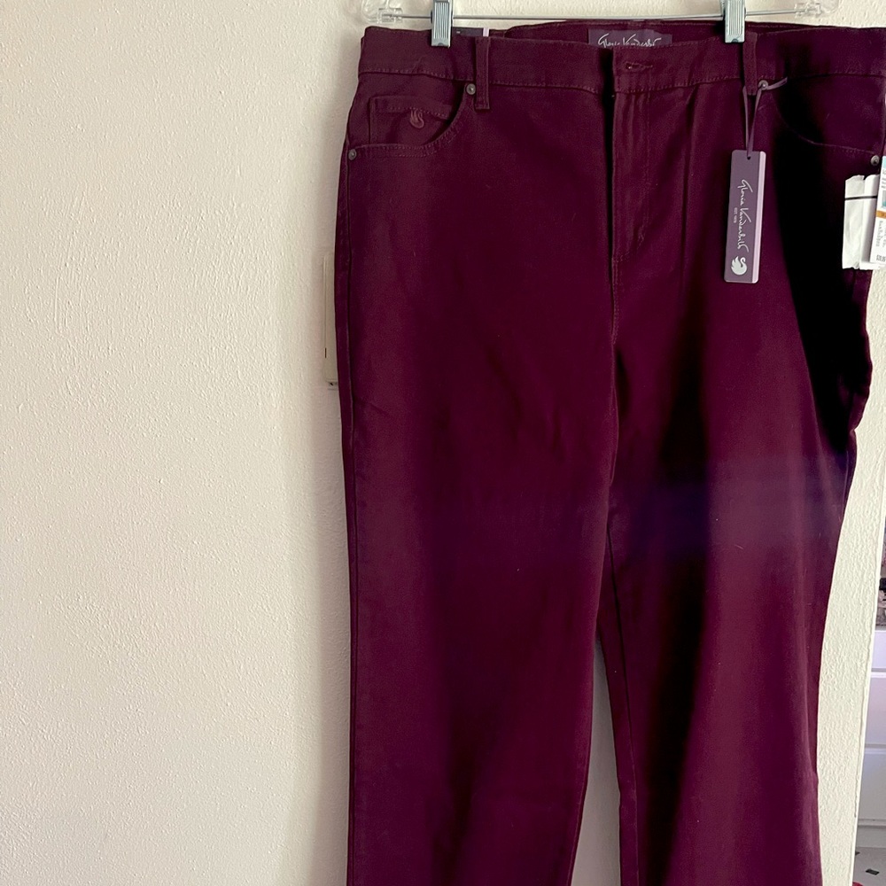GLORIA VANDERBILT AMANDA SOFT TOUCH JEAN